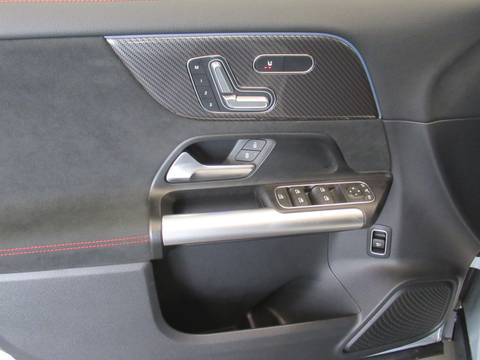 2025 Mercedes-Benz GLA — sličica 15