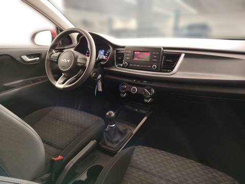 2022 Kia Rio — sličica 21