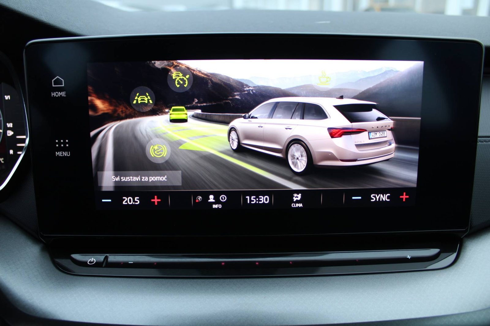 2021 Škoda Octavia Combi — fotografija 20