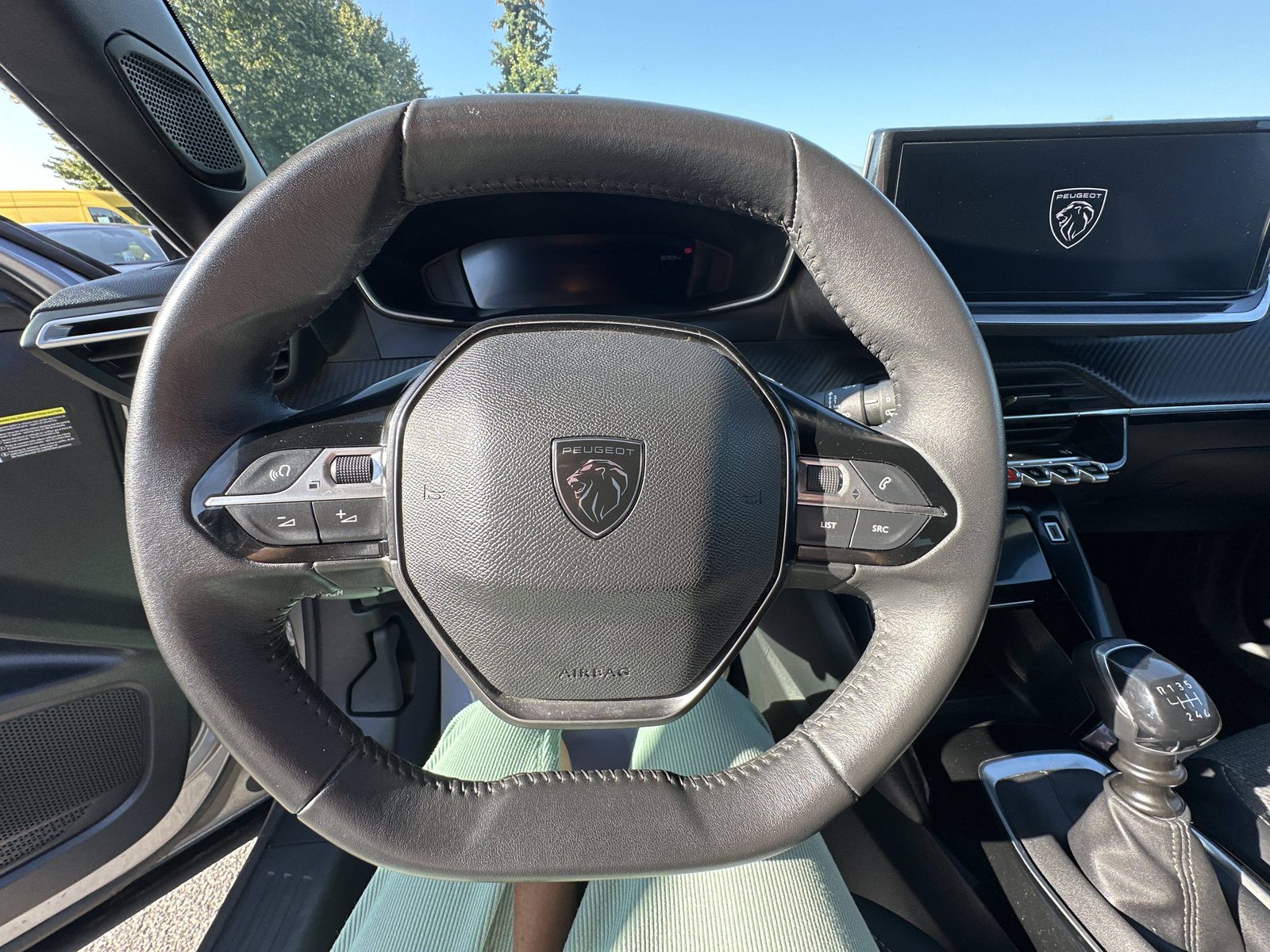 2024 Peugeot 2008 — fotografija 26