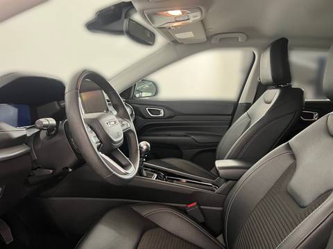 2023 Jeep Compass — sličica 13