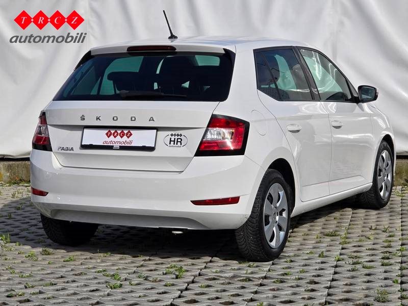 2021 Škoda Fabia — fotografija 3