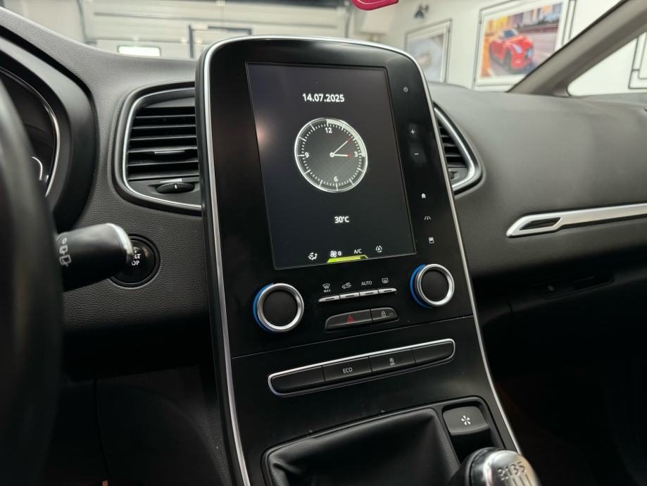 2017 Renault Scenic — fotografija 12