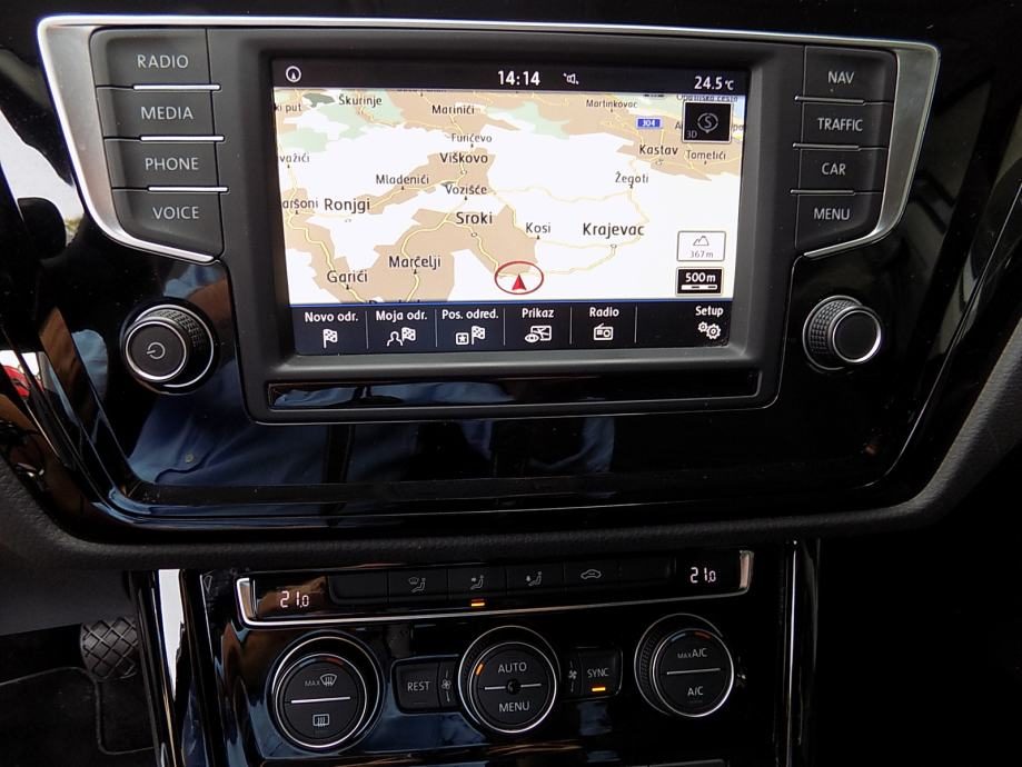 2016 Volkswagen Touran — fotografija 13