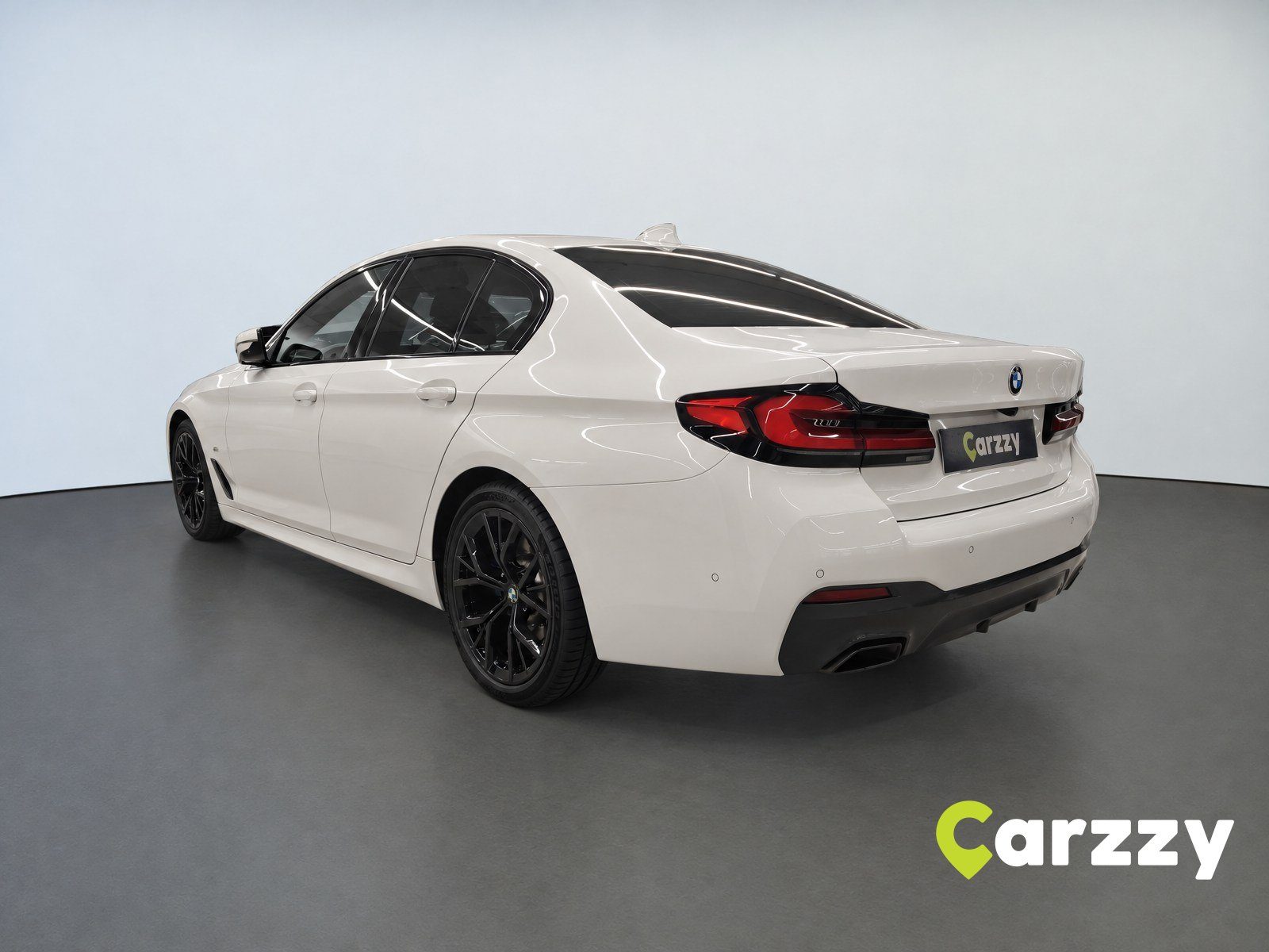 2021 BMW Serija 5 — fotografija 8