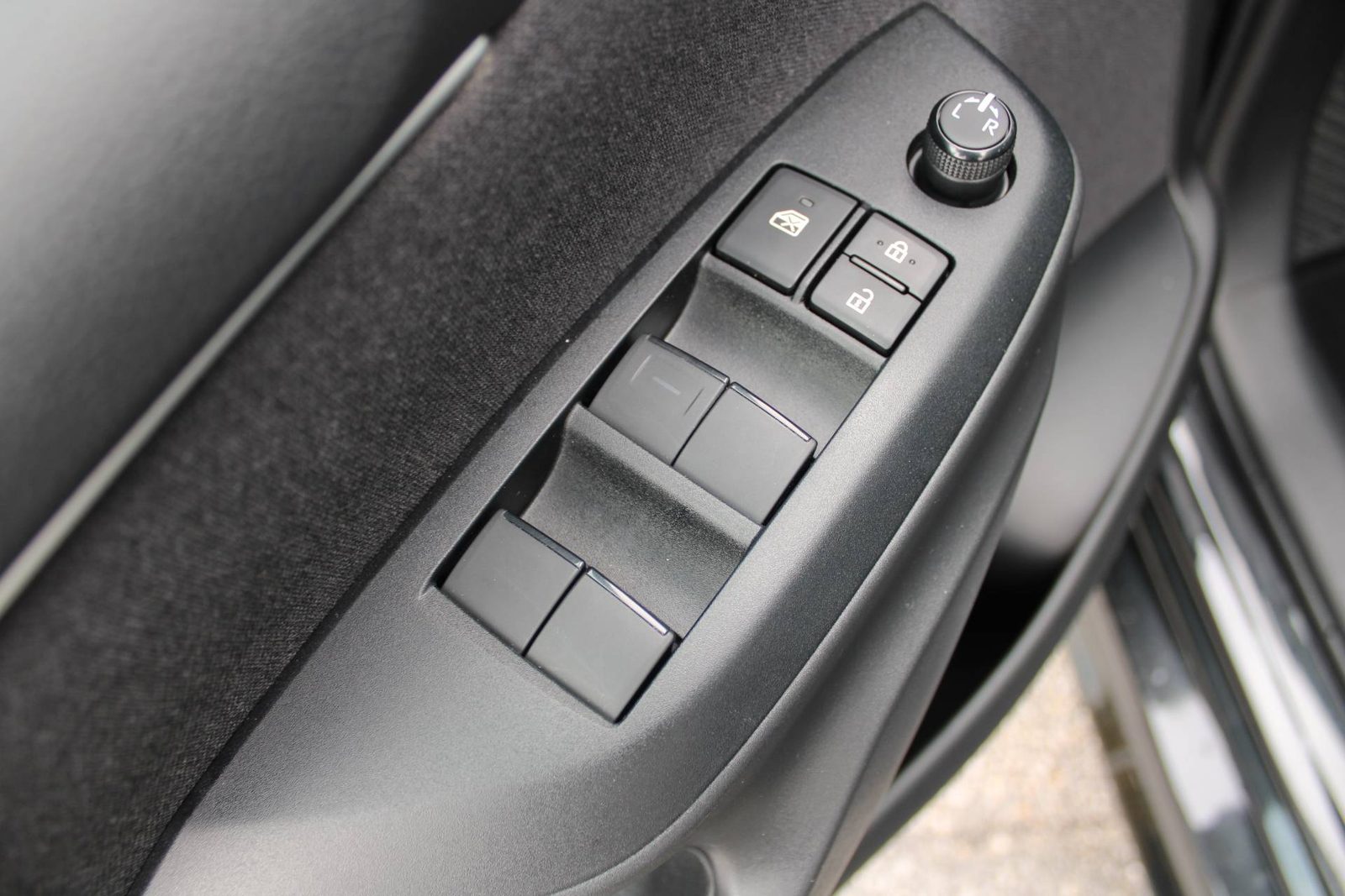2024 Toyota Yaris — fotografija 15