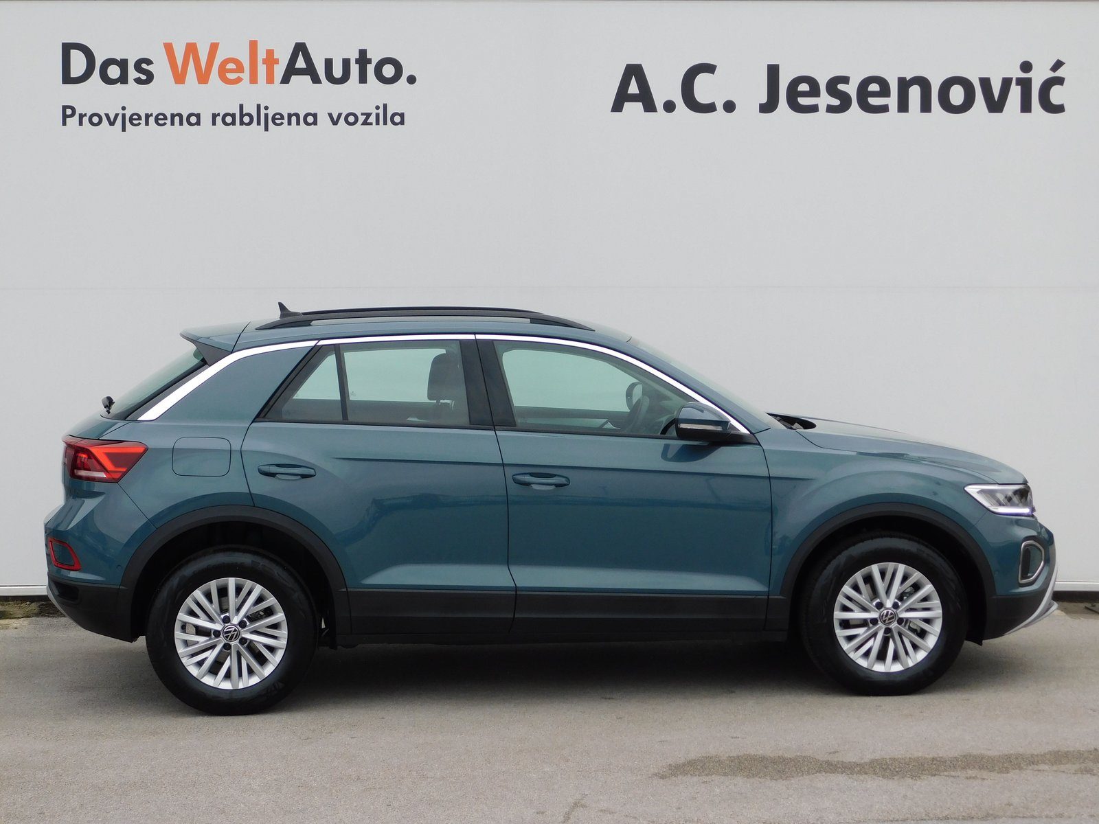 2023 Volkswagen T-Roc — fotografija 4