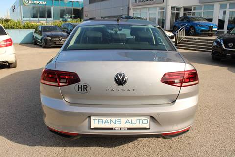 2022 Volkswagen Passat — sličica 6