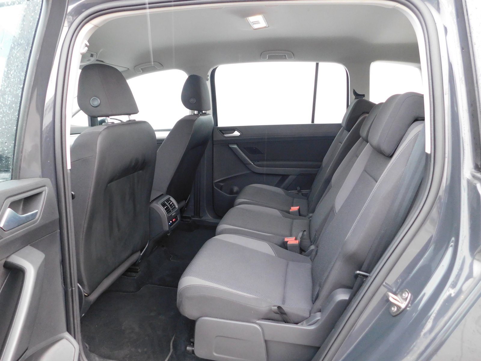 2018 Volkswagen Touran — fotografija 10