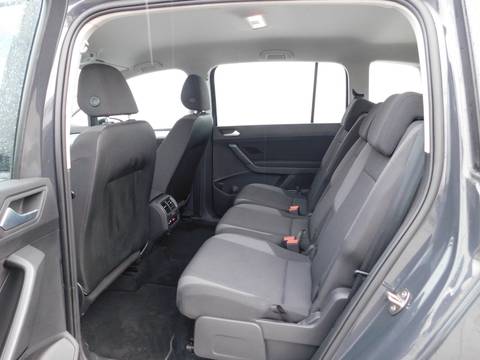 2018 Volkswagen Touran — sličica 10