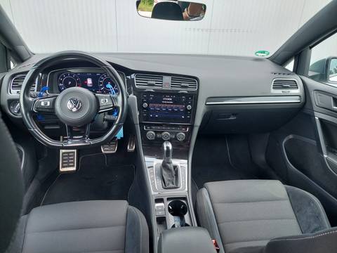 2017 Volkswagen Golf — sličica 11