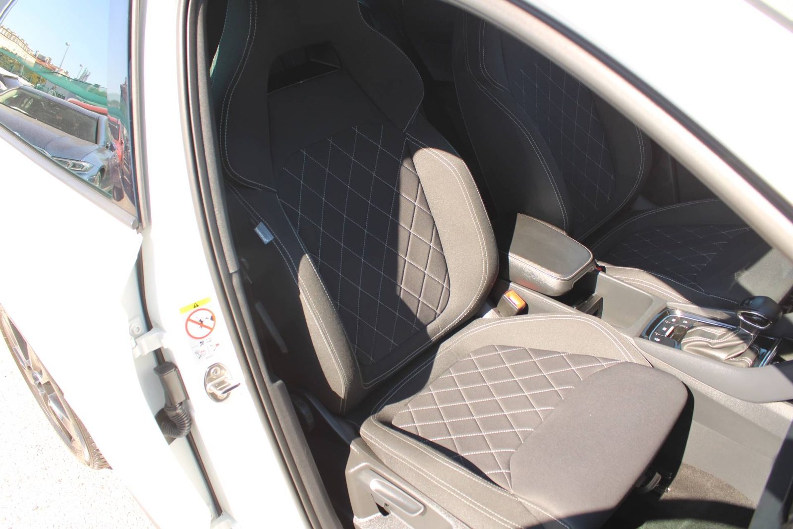 2021 Škoda Karoq — fotografija 12