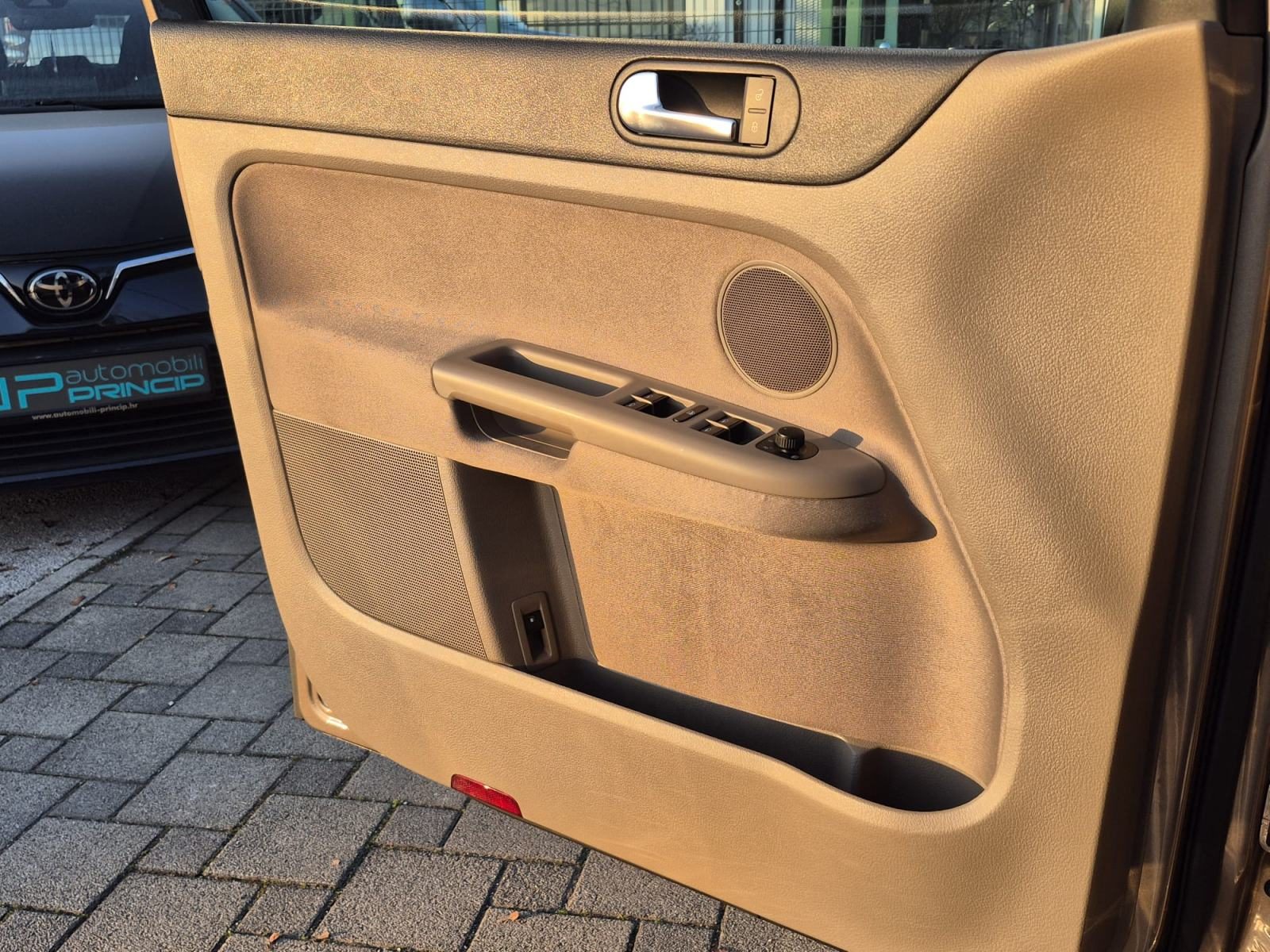 2012 Volkswagen Golf Plus — fotografija 22