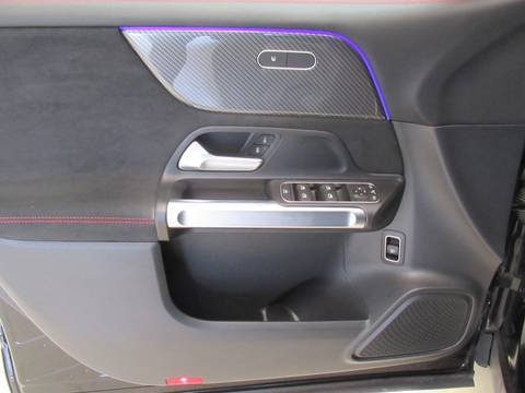 2025 Mercedes-Benz GLB — sličica 17