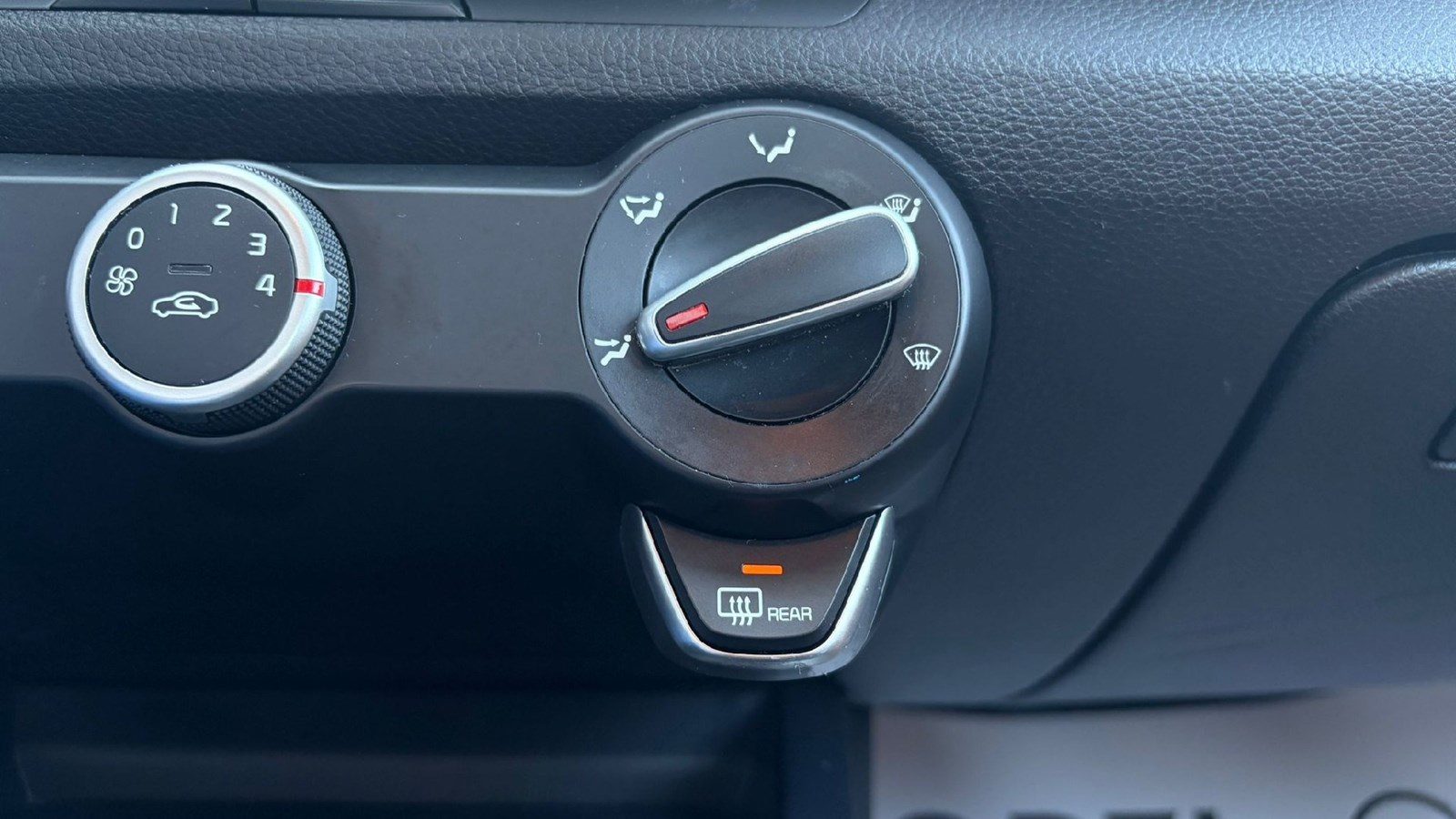 2020 Kia Stonic — fotografija 25