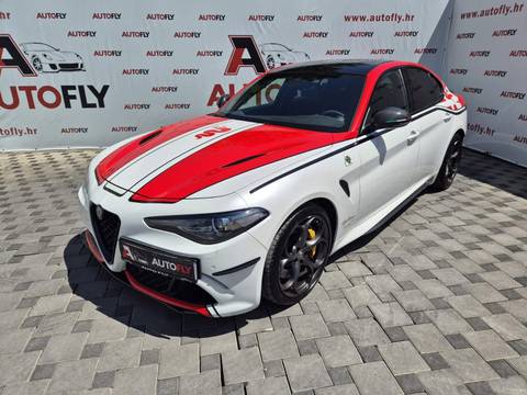 2017 Alfa Romeo Giulia — sličica 9