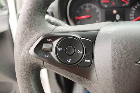 2020 Opel Combo — sličica 14
