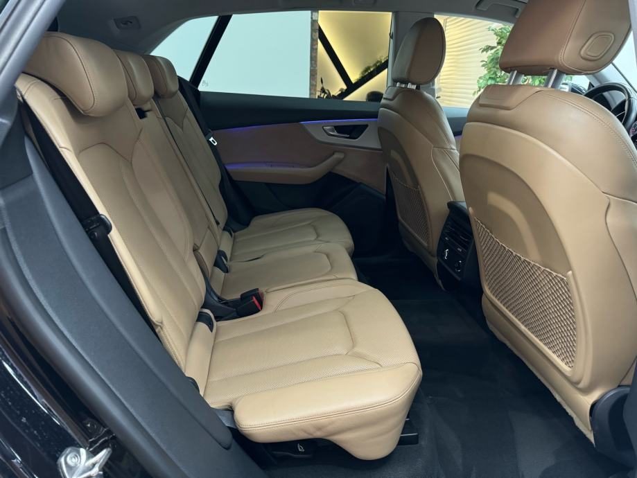 2019 Audi Q8 — fotografija 15