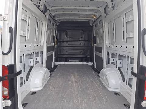 2022 Volkswagen Crafter — sličica 9