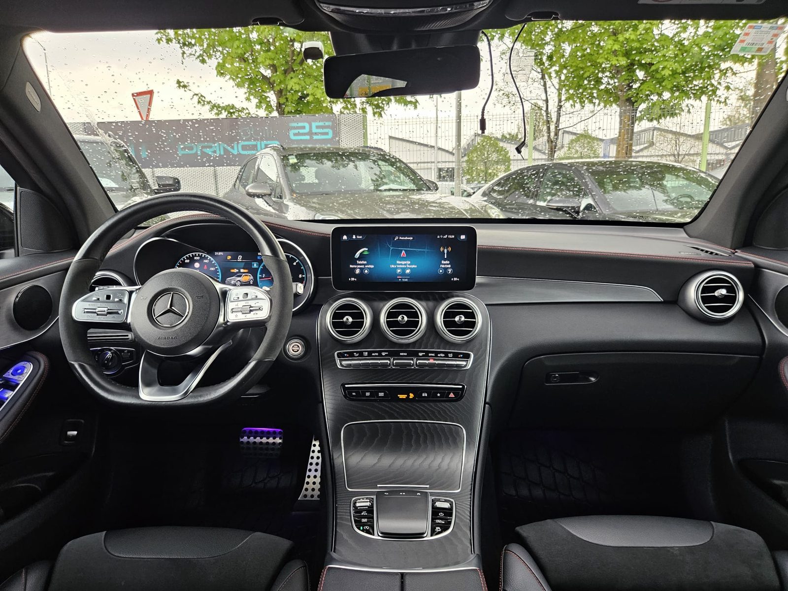2022 Mercedes-Benz GLC — fotografija 11