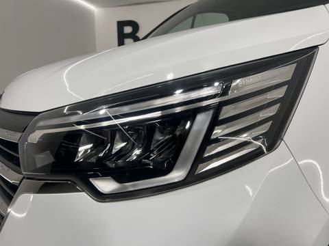 2023 Renault Trafic — sličica 10