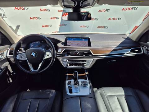 2019 BMW Serija 7 — sličica 12