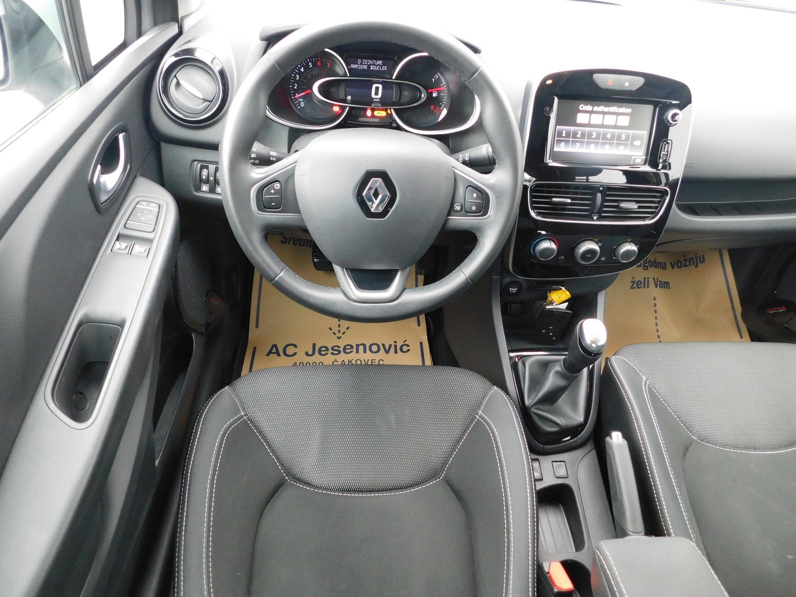 2019 Renault Clio — fotografija 9