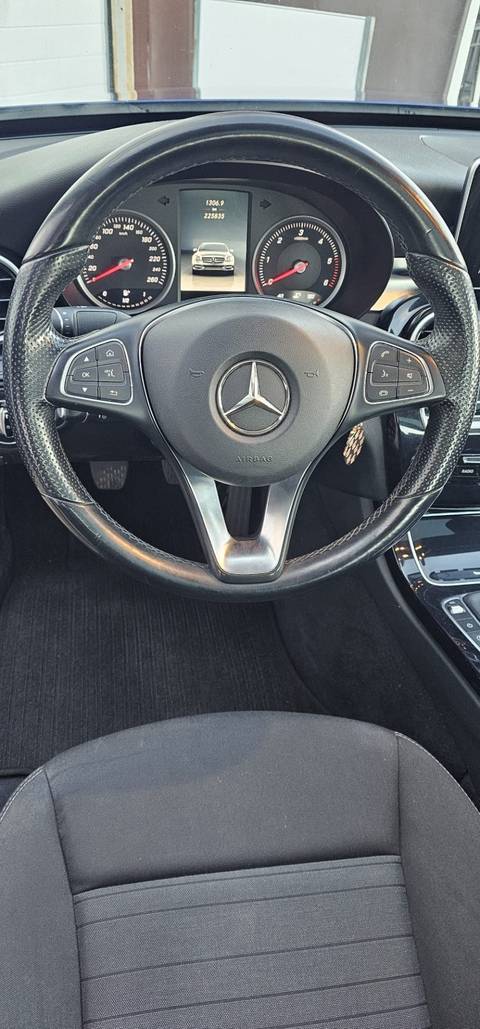 2015 Mercedes-Benz C-Razred — sličica 12