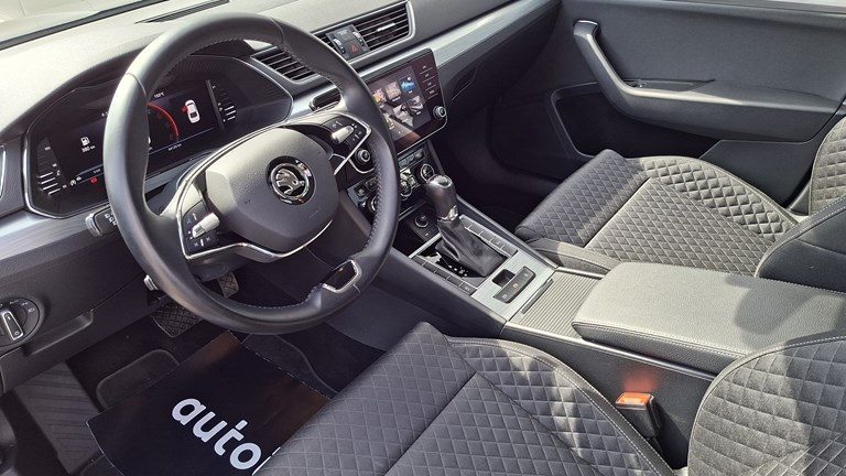 2022 Škoda Superb — fotografija 5