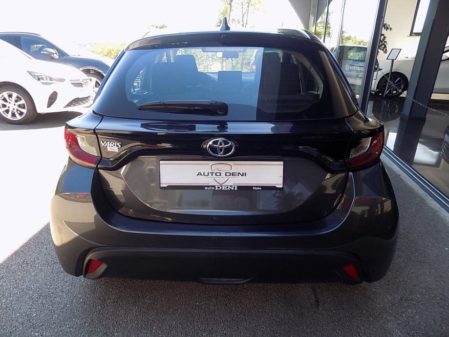 2022 Toyota Yaris — fotografija 7