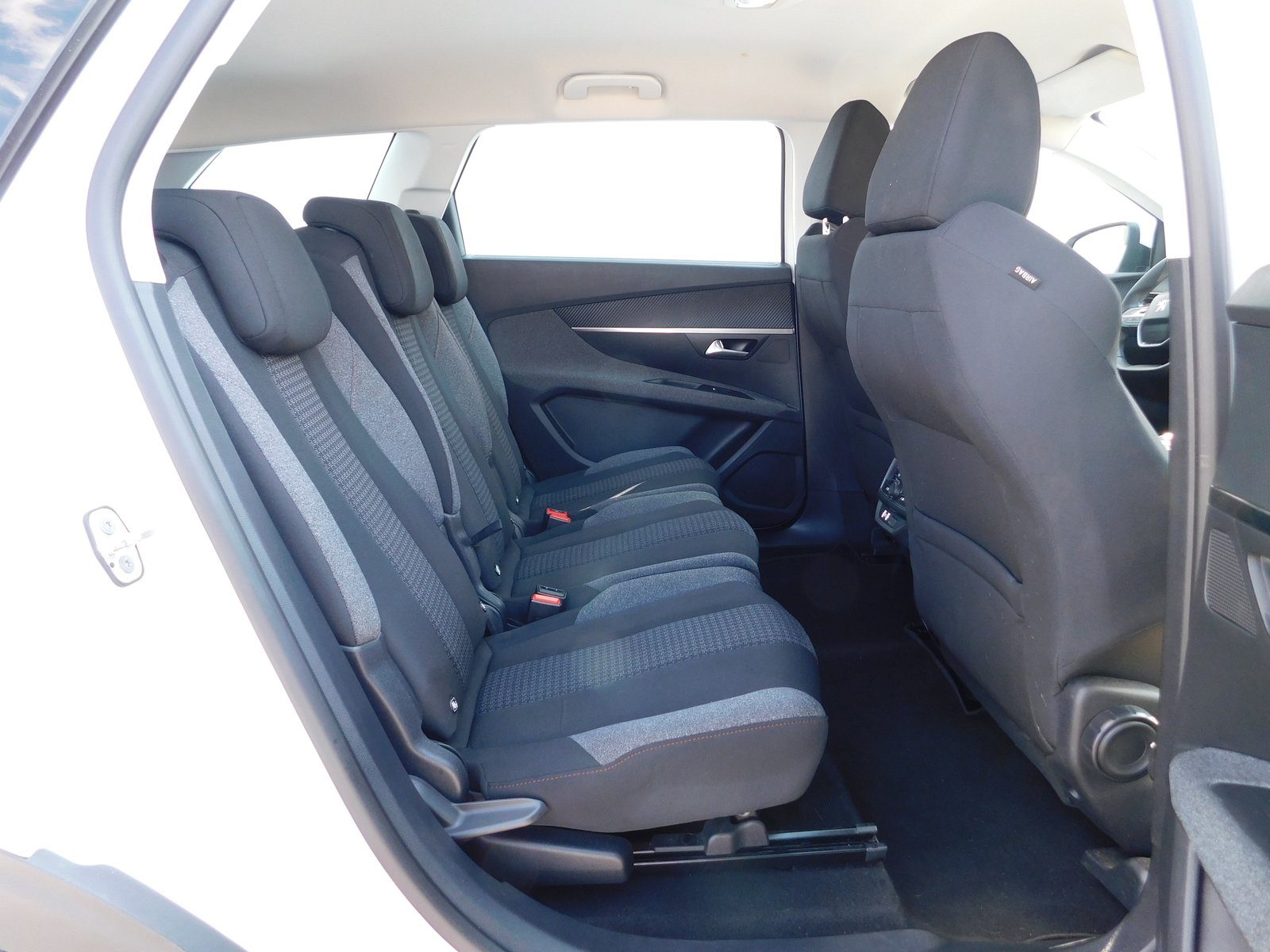 2017 Peugeot 5008 — fotografija 12