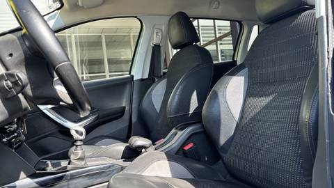 2016 Peugeot 2008 — sličica 10