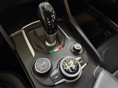 2016 Alfa Romeo Giulia — sličica 15