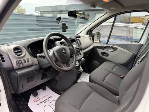 2015 Renault Trafic — sličica 14