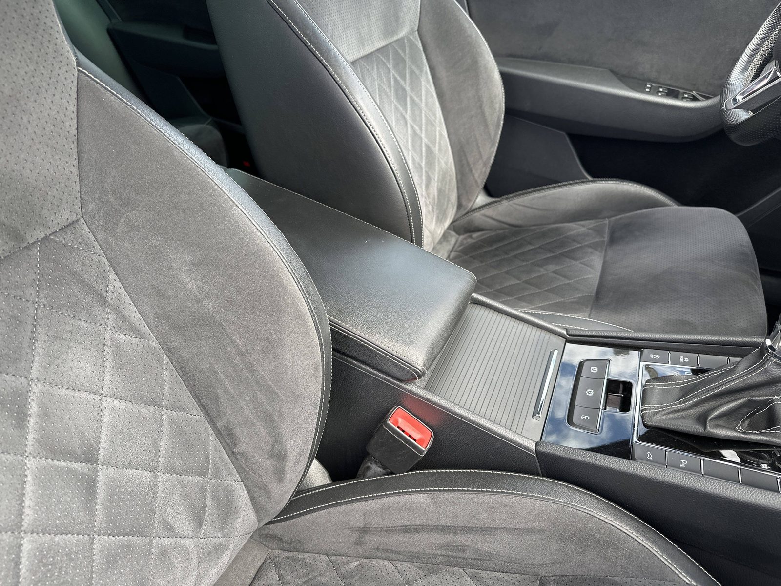 2019 Škoda Superb — fotografija 25