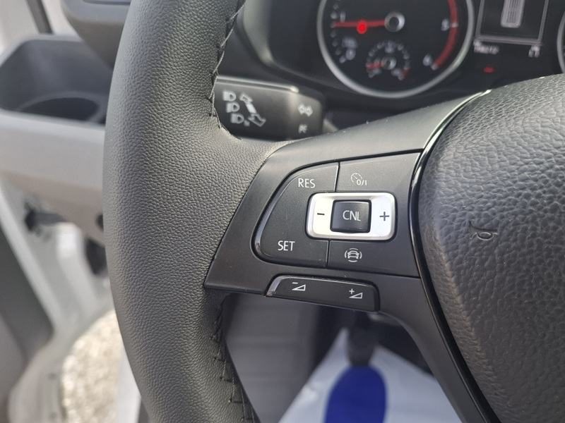 2020 Volkswagen Crafter — fotografija 15