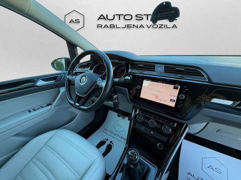 2018 Volkswagen Touran Highline — sličica 27