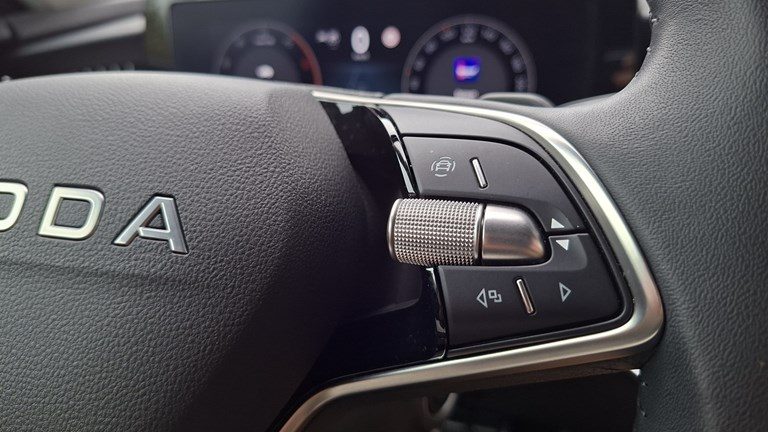 2025 Škoda Superb — fotografija 18