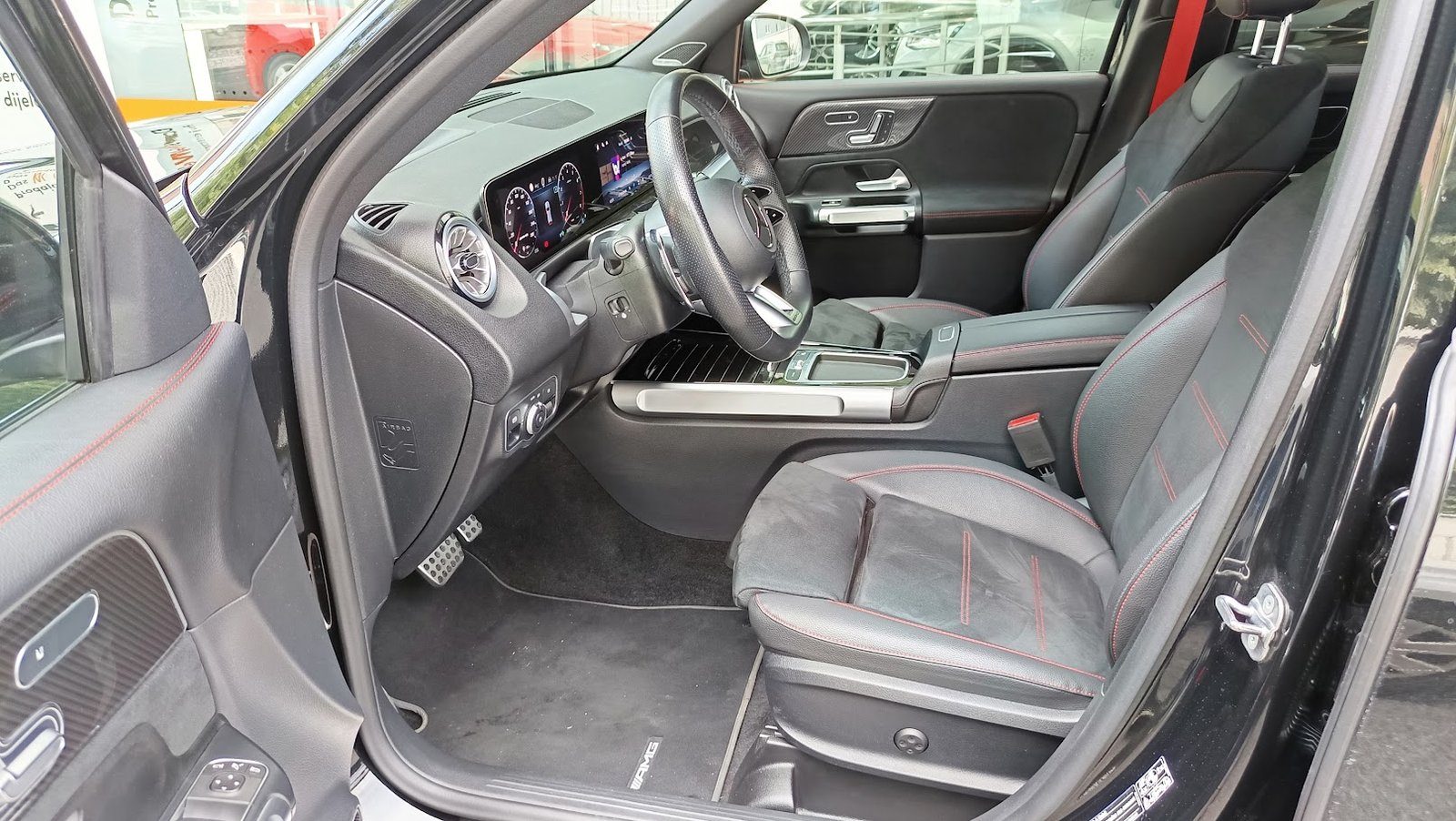 2024 Mercedes-Benz GLB — fotografija 7