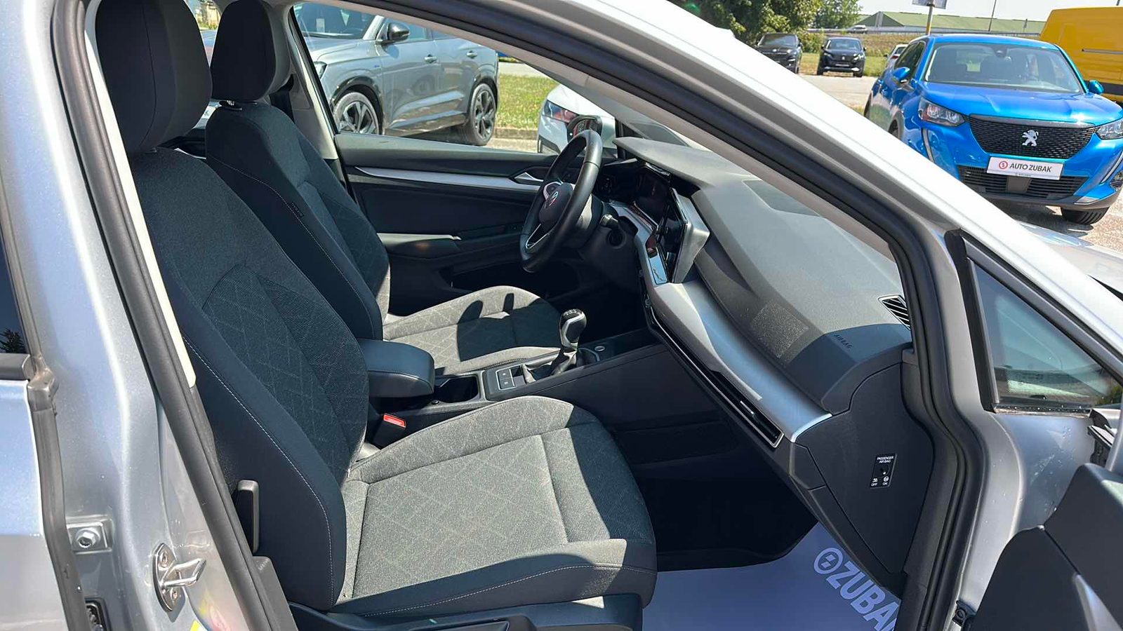 2024 Volkswagen Golf — fotografija 9