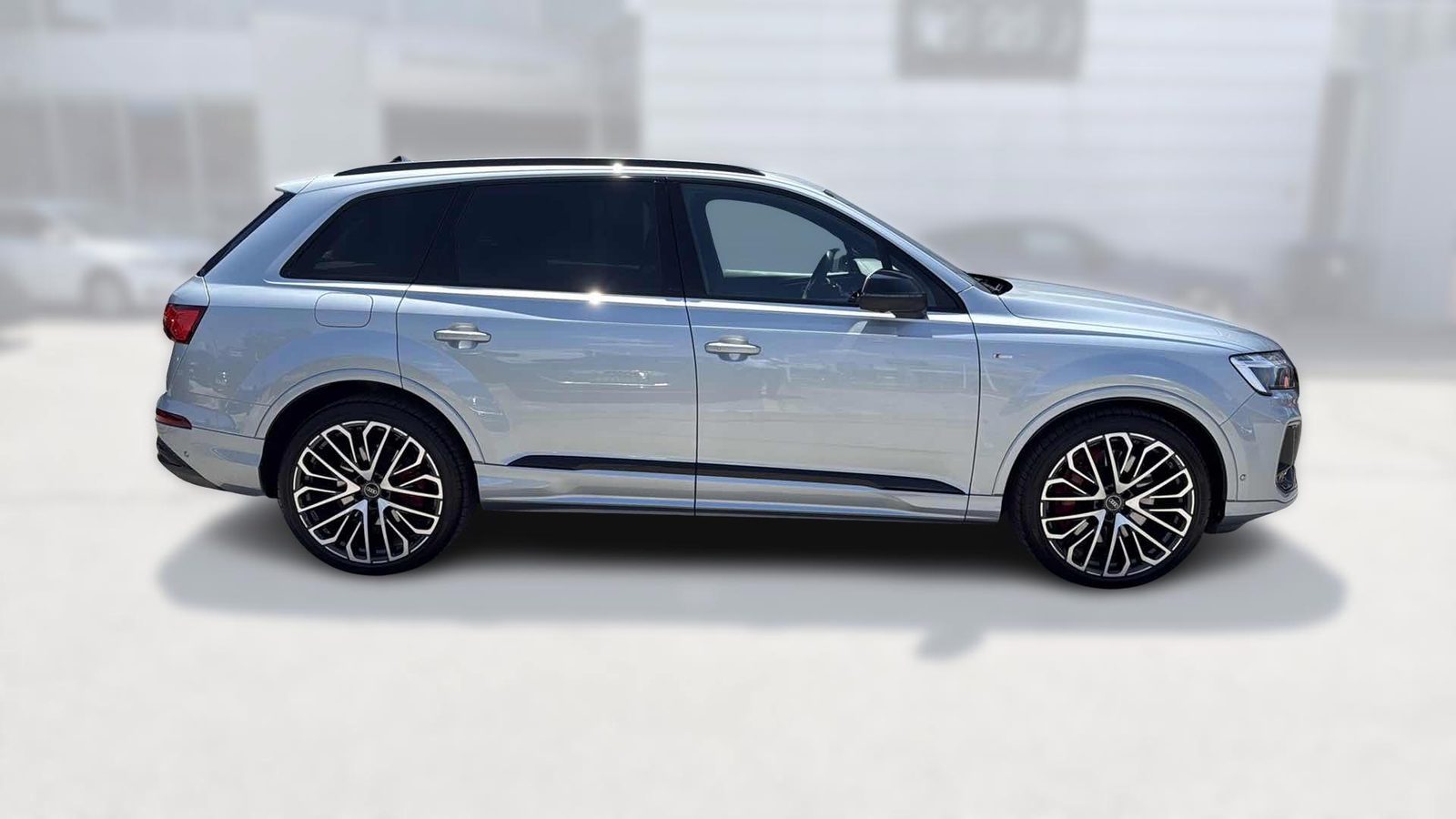 2025 Audi Q7 — fotografija 8