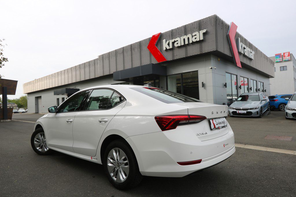 2022 Škoda Octavia — fotografija 17