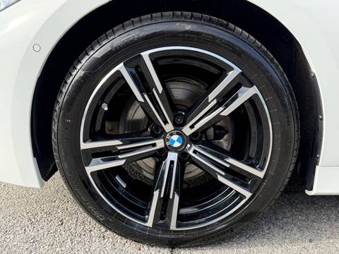 2025 BMW Serija 3 M Sport — sličica 17