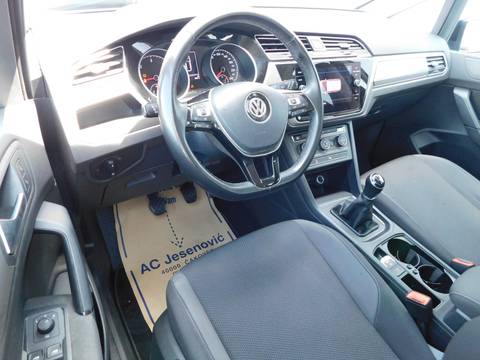2018 Volkswagen Touran — sličica 9