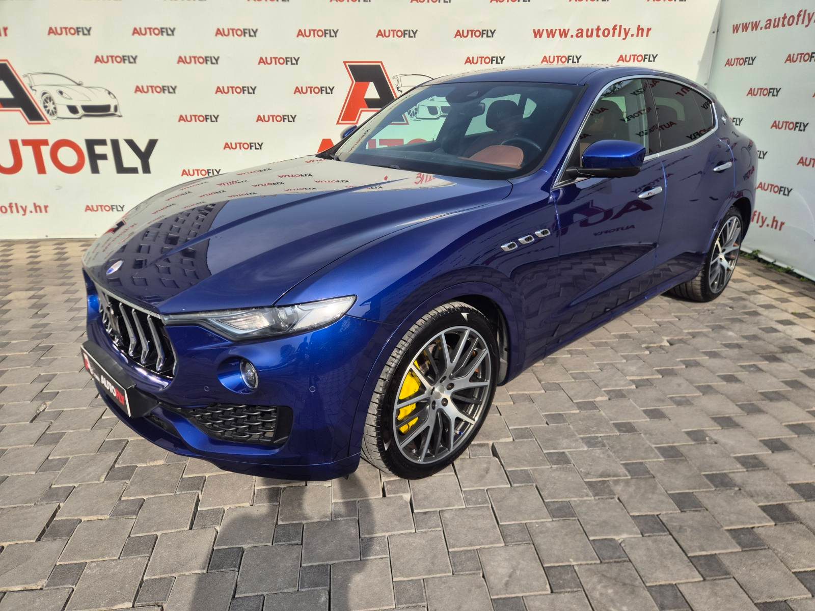2016 Maserati Levante — fotografija 9