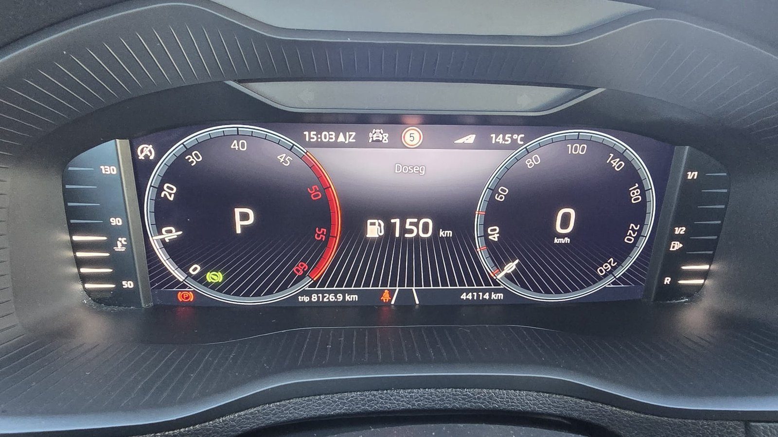 2023 Škoda Karoq — fotografija 15