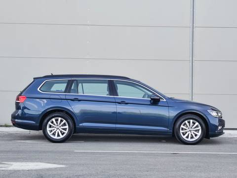 2021 Volkswagen Passat — sličica 25