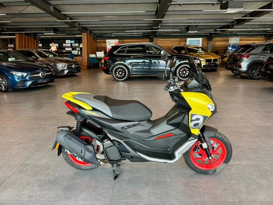 2025 Aprilia SR GT 125 — fotografija 7