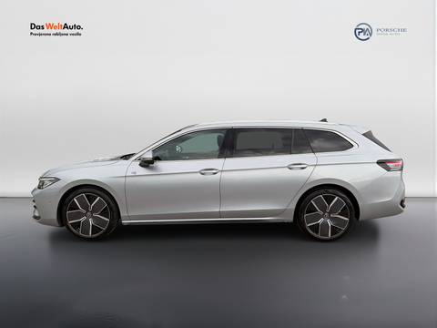 2025 Volkswagen Passat R-Line — sličica 2
