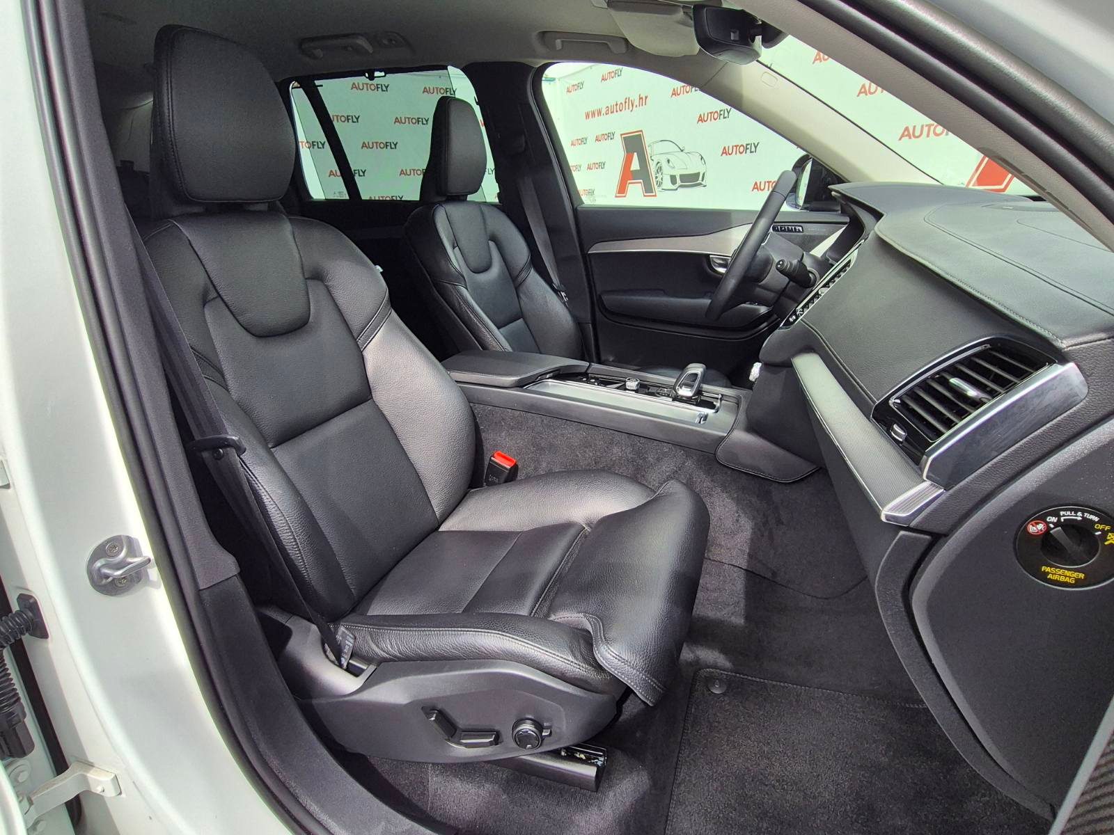 2022 Volvo XC90 R-Design — fotografija 19